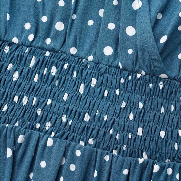 BloomChic Polka Dot Dress with pockets  NWOT - Picture 3 of 11